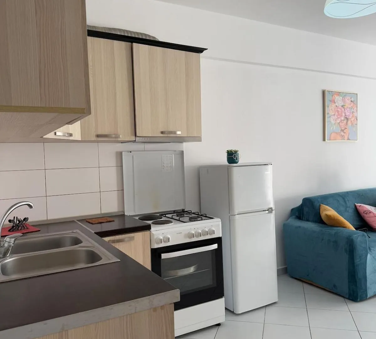 Seaside Apartment Дуррес